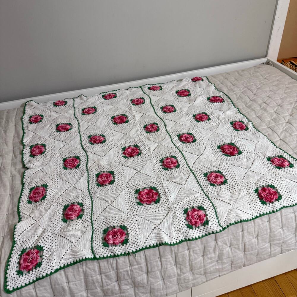 Crochet 3D Floral Irish Rose Bower Granny Square Blanket Throw Pink Green White